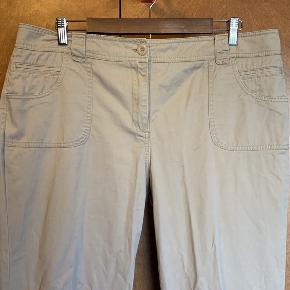 EUC Women’s NY&C tan khaki casual pants - size 14 TALL